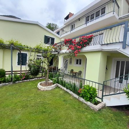 Apartments Simo Petrovac Εξωτερικό φωτογραφία