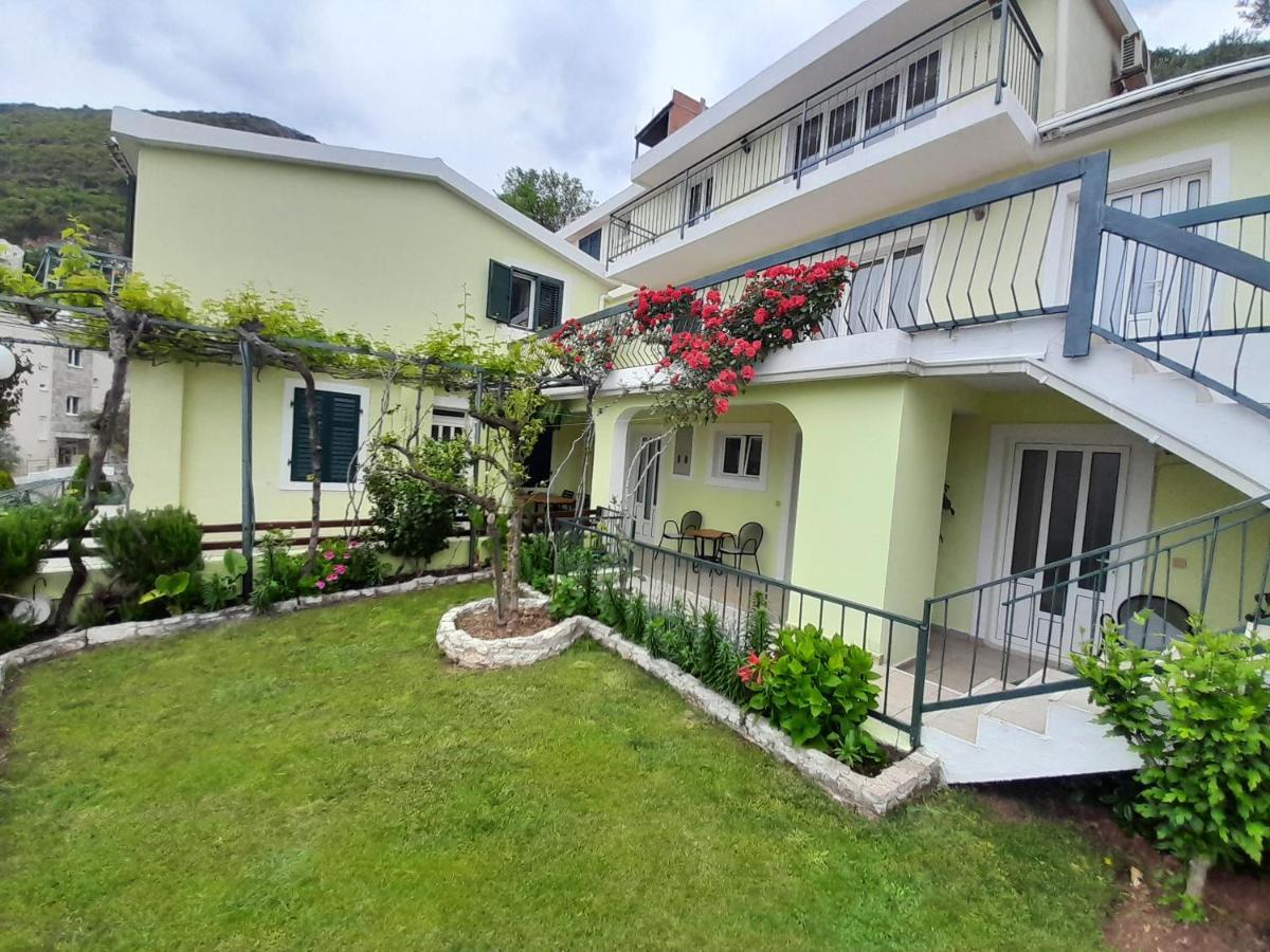 Apartments Simo Petrovac Εξωτερικό φωτογραφία