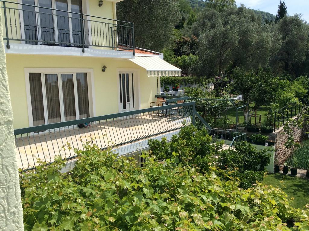Apartments Simo Petrovac Εξωτερικό φωτογραφία