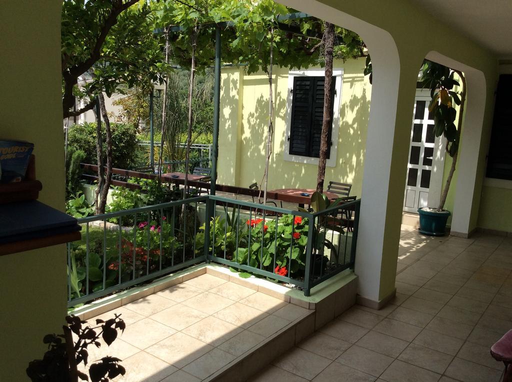 Apartments Simo Petrovac Εξωτερικό φωτογραφία