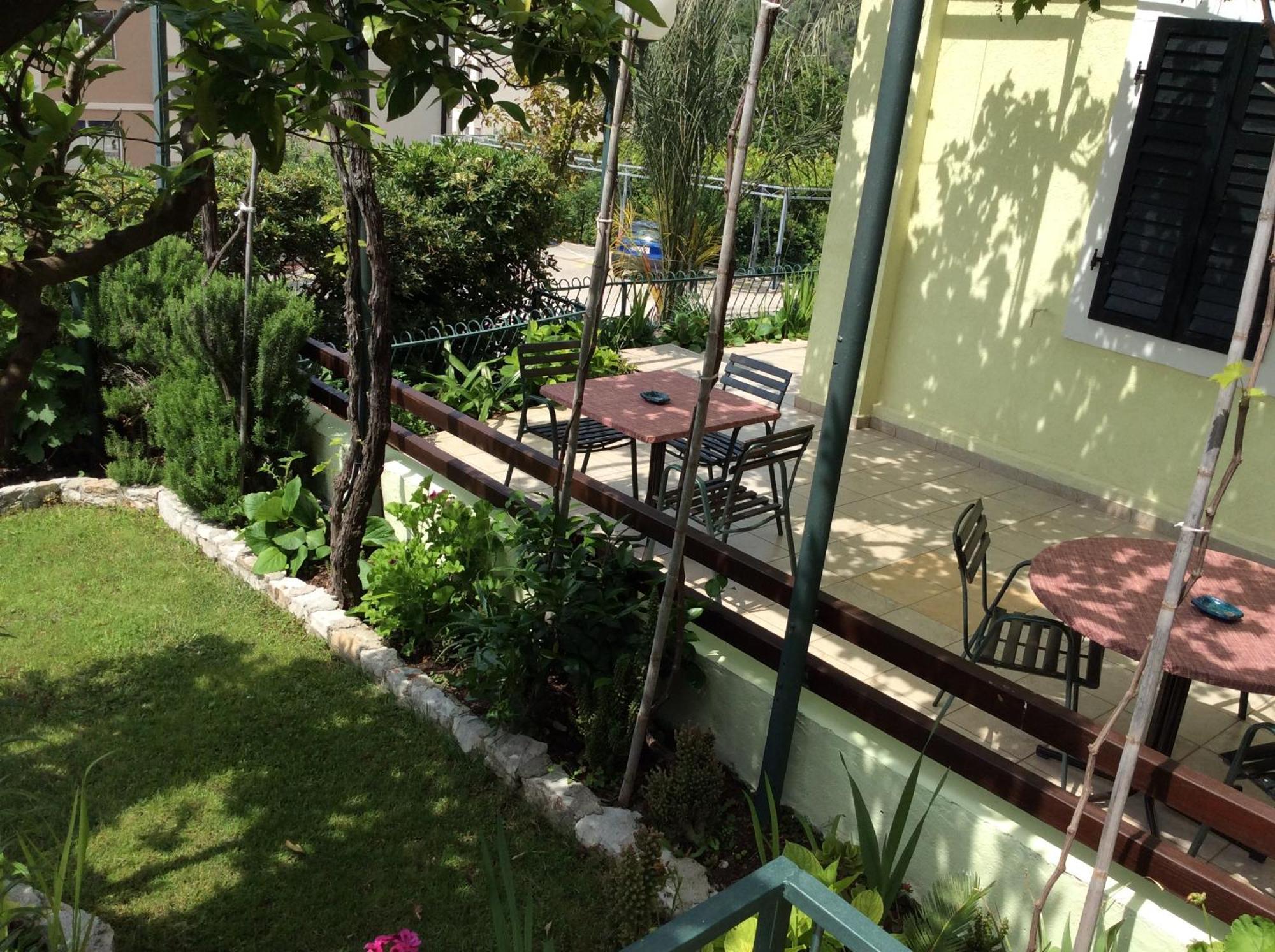 Apartments Simo Petrovac Εξωτερικό φωτογραφία
