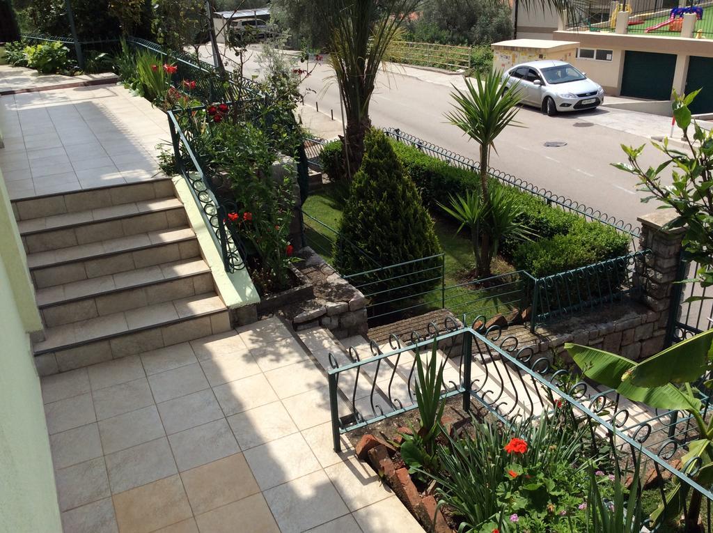 Apartments Simo Petrovac Εξωτερικό φωτογραφία