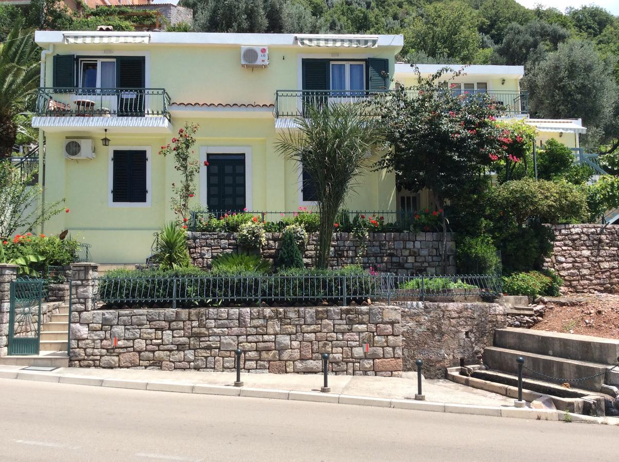 Apartments Simo Petrovac Εξωτερικό φωτογραφία